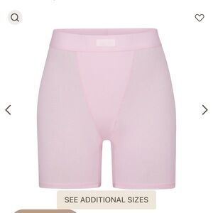 NWT SKIMS Boyfriend Boxer